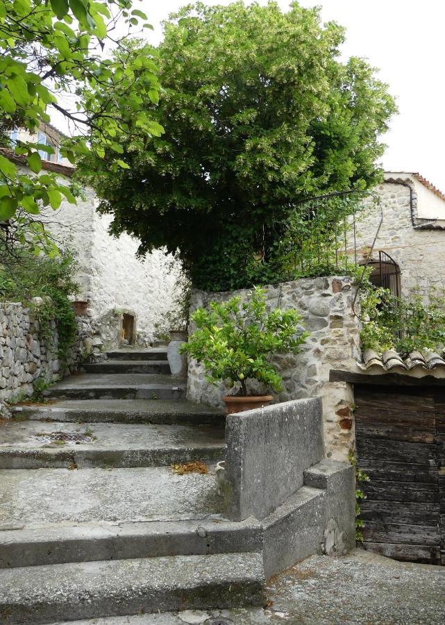 Montfort  Les Vieux Murs מראה חיצוני תמונה